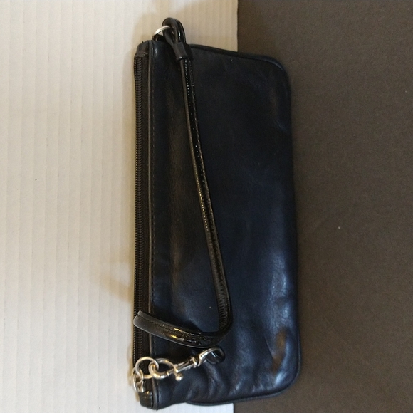 VGUC. Coach black leather wristlet. - Picture 2 of 4
